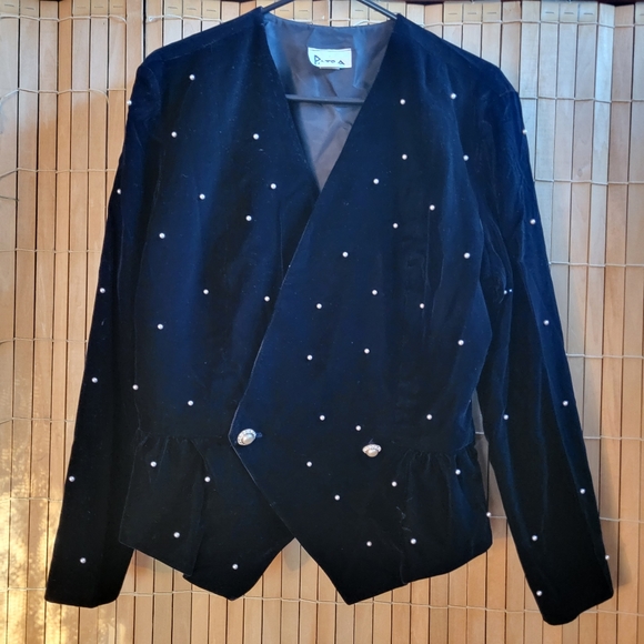 Womens Vintage Size 16 Black Velvet and Pearl 2 piece ensemble - Picture 2 of 4